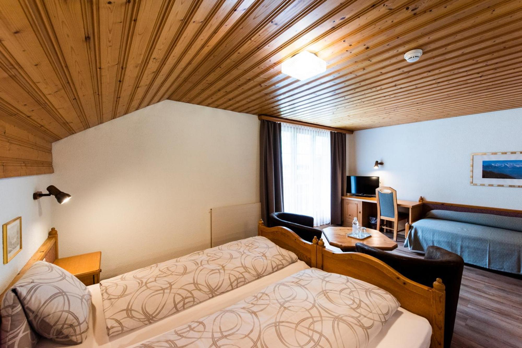 Hotel Brienzerburli Бриенц Экстерьер фото